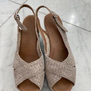 Pons Quitana Womans Gray Metallic Sandal